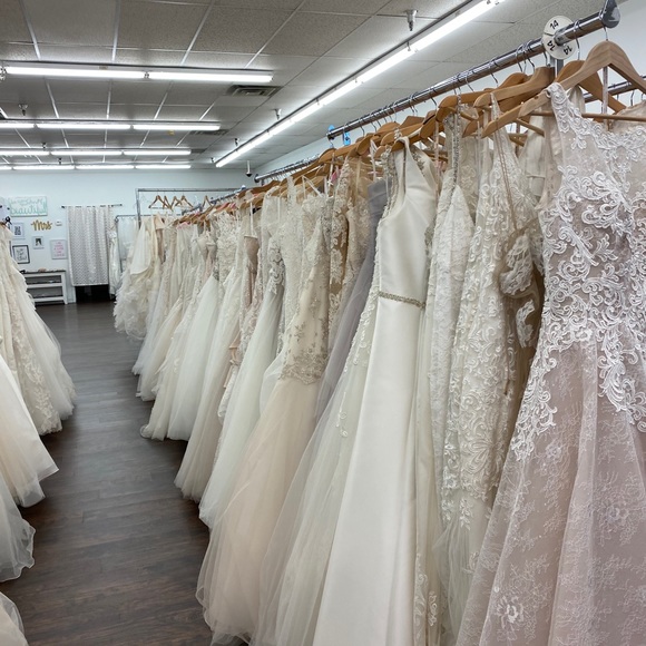 5 Sample Gowns - Picture 1 of 1